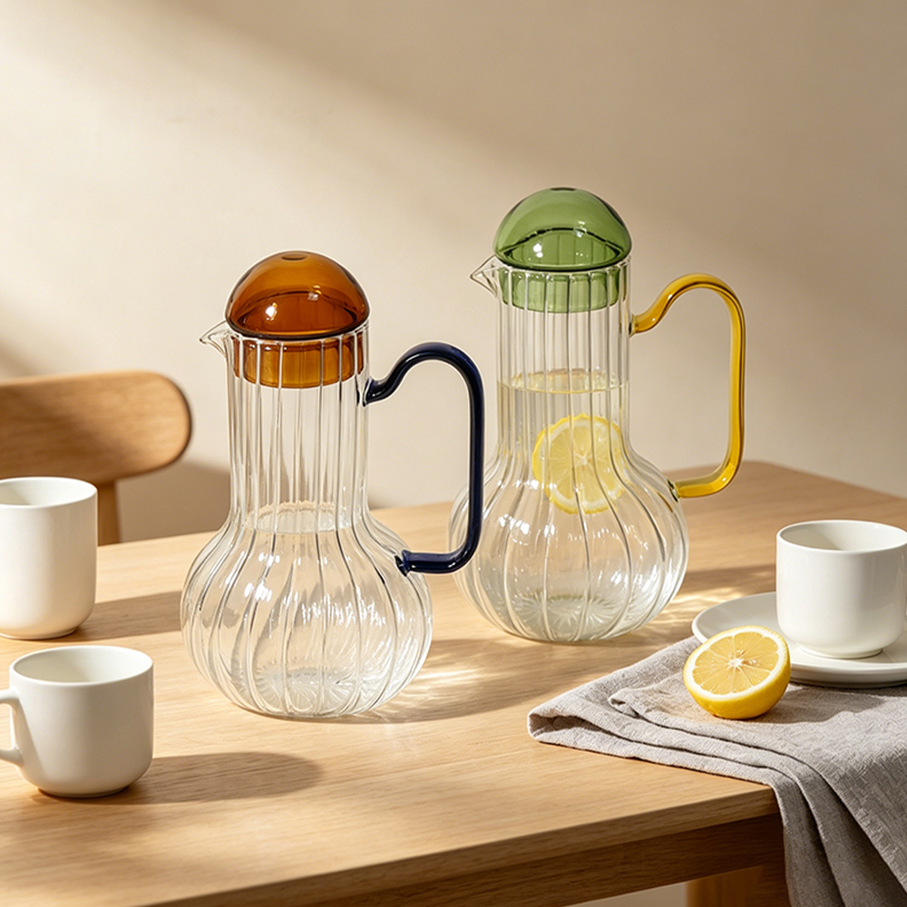 Ribbed Borosilicate Glass Pitcher with Color‑Contrast Handle & Ball Lid